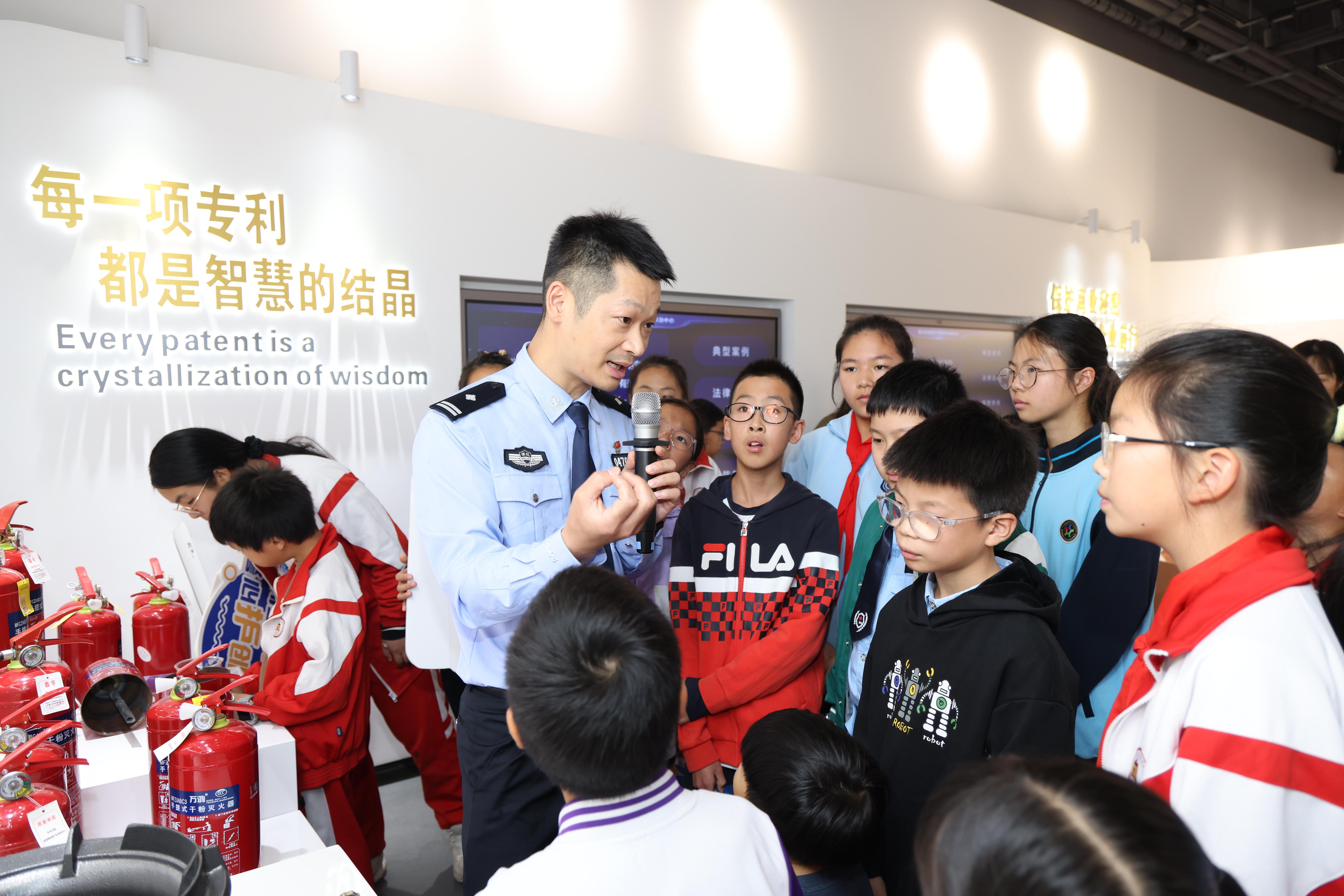 記者節(jié) 法治小記者探訪嘉興知識產(chǎn)權(quán)保護共治中心